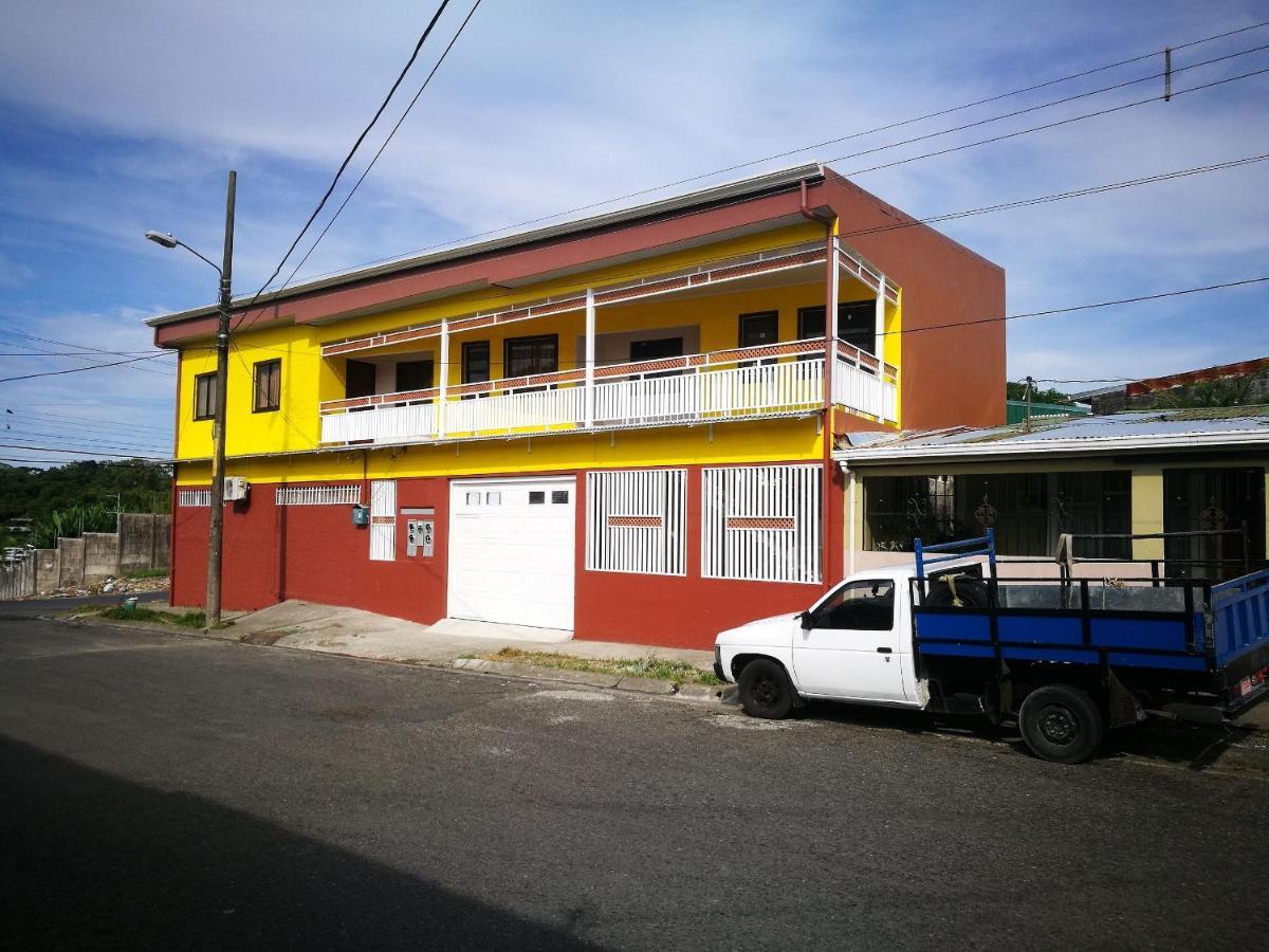 Aptos Casa Caribe, Habitaciones Privadas En Aptos Compartidos & Aptos Completos Con Auto Entrada Puerto Limon Eksteriør bilde